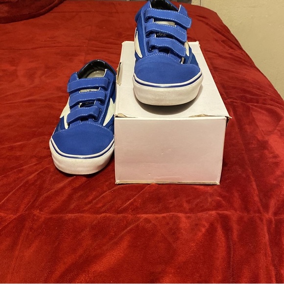 Blue and white revenge X Storms - Picture 2 of 4